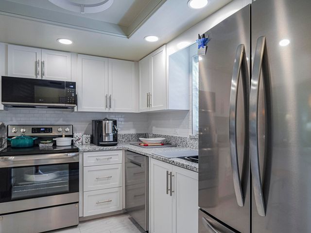 400 18th Street G5, Vero Beach, FL 32960