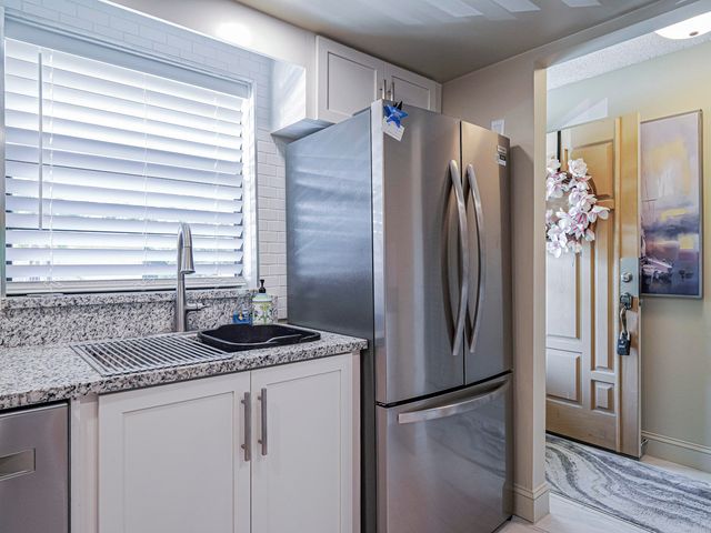 400 18th Street G5, Vero Beach, FL 32960