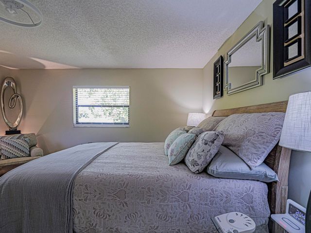 400 18th Street G5, Vero Beach, FL 32960