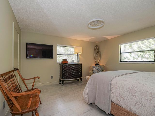 400 18th Street G5, Vero Beach, FL 32960