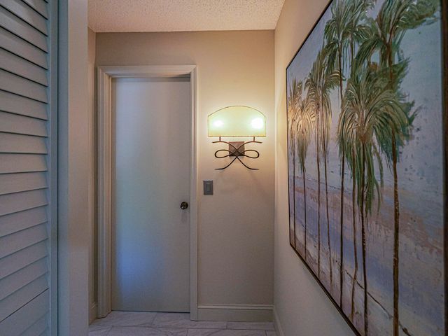 400 18th Street G5, Vero Beach, FL 32960