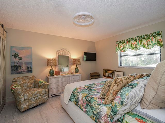 400 18th Street G5, Vero Beach, FL 32960
