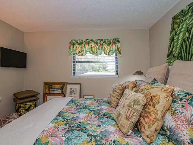 400 18th Street G5, Vero Beach, FL 32960