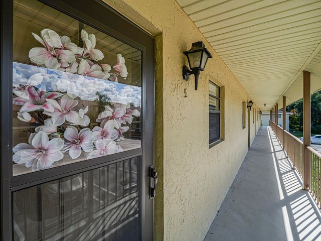 400 18th Street G5, Vero Beach, FL 32960