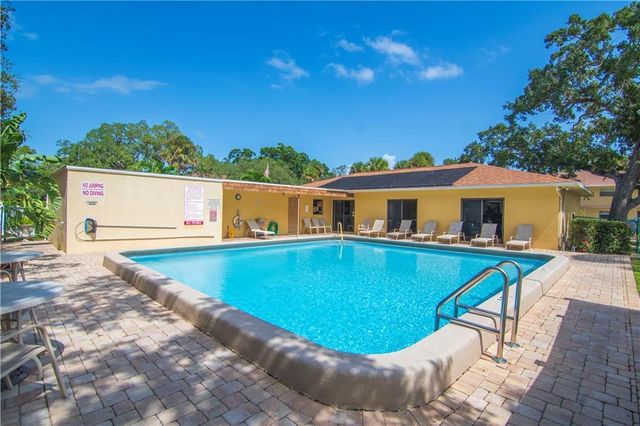 400 18th Street G5, Vero Beach, FL 32960