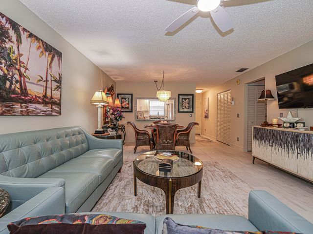 400 18th Street G5, Vero Beach, FL 32960