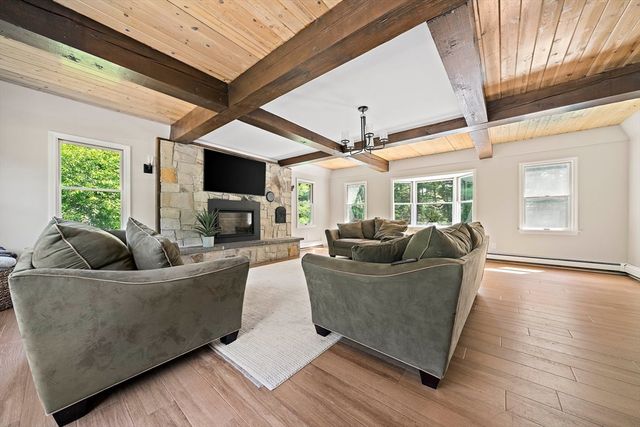 89 Sunset Way, Pembroke, MA 02359
