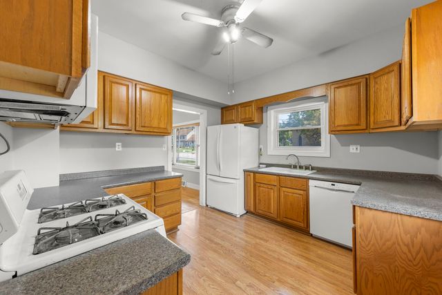 329 E 5th Street, Lockport, IL 60441