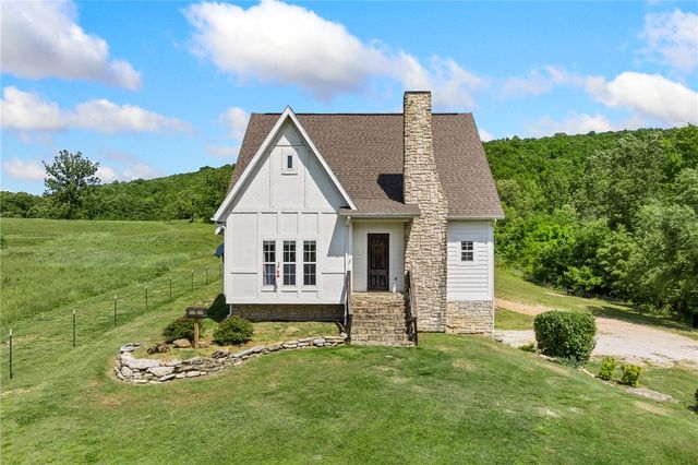 6935 Bear Creek Drive, Harrison, AR 72601