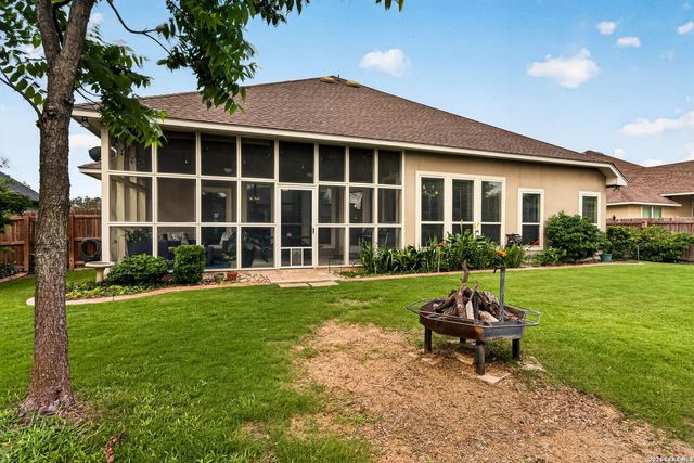 15512 ALBRECHT LN, Selma, TX 78154