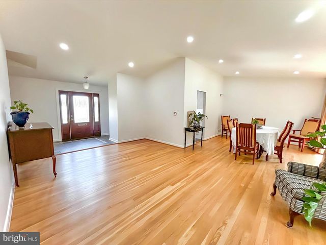 10202 MCGOVERN DR, Silver Spring, MD 20903