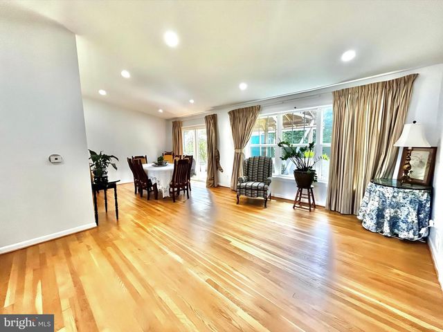 10202 MCGOVERN DR, Silver Spring, MD 20903