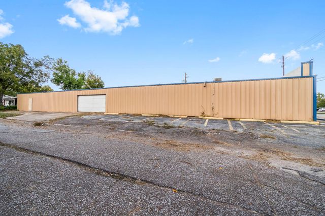 1018 Shaver Street, Pasadena, TX 77506