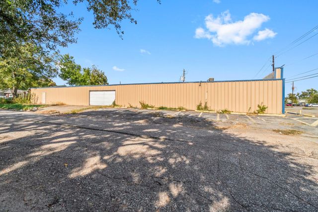 1018 Shaver Street, Pasadena, TX 77506