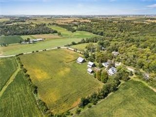 4001 Vista Rd, Ely, IA 52227