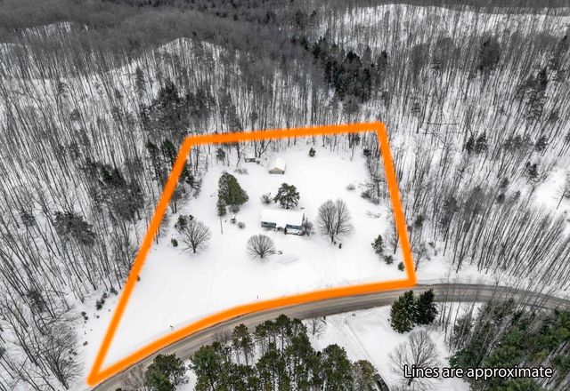 1800 E Narlock Road, Cedar, MI 49621