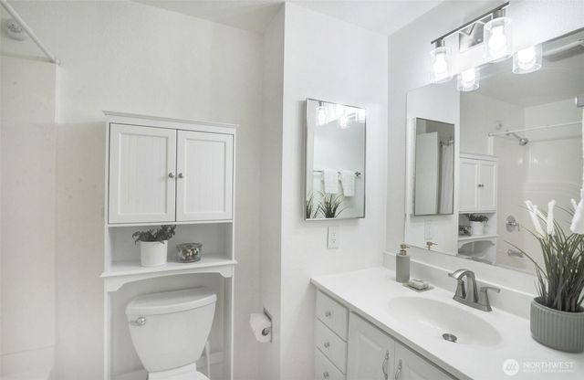 5512 NE 204 Street, Lake Forest Park, WA 98155