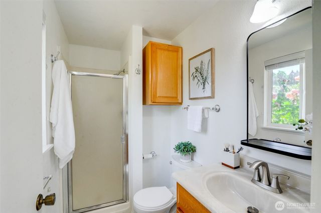 5512 NE 204 Street, Lake Forest Park, WA 98155