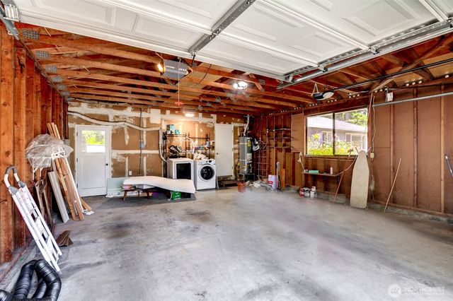 5512 NE 204 Street, Lake Forest Park, WA 98155