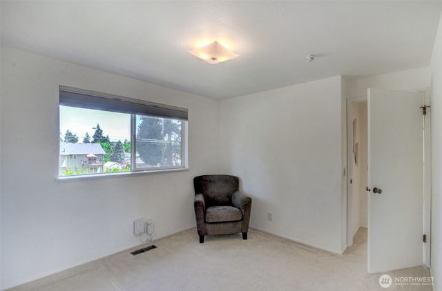 5512 NE 204 Street, Lake Forest Park, WA 98155