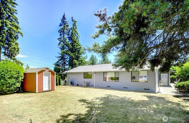 5512 NE 204 Street, Lake Forest Park, WA 98155