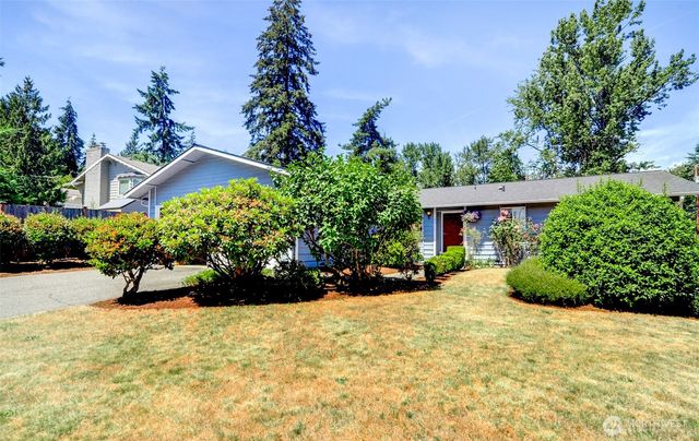 5512 NE 204 Street, Lake Forest Park, WA 98155