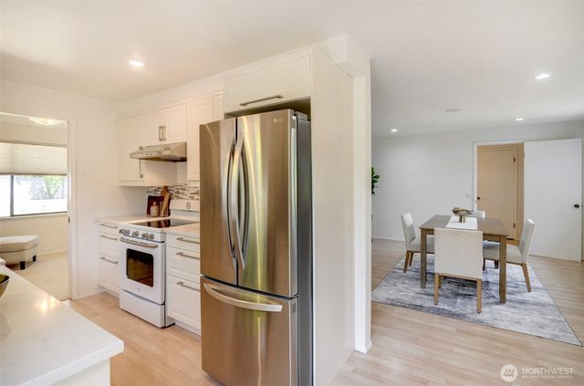 5512 NE 204 Street, Lake Forest Park, WA 98155