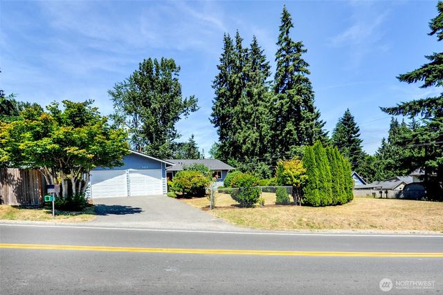 5512 NE 204 Street, Lake Forest Park, WA 98155