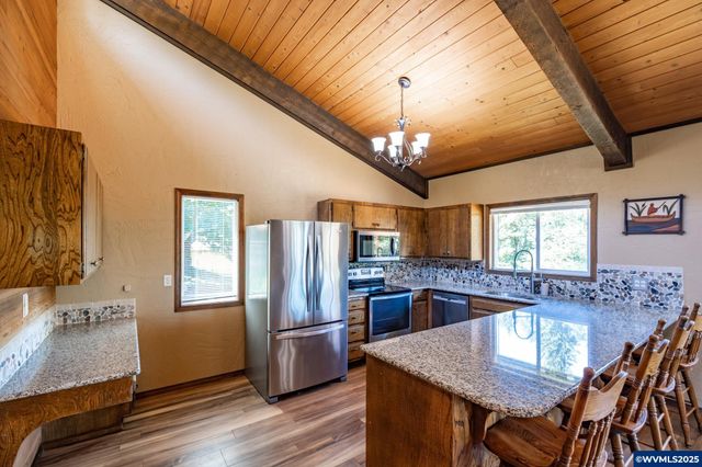 30393 Rancho Rd, Lebanon, OR 97355