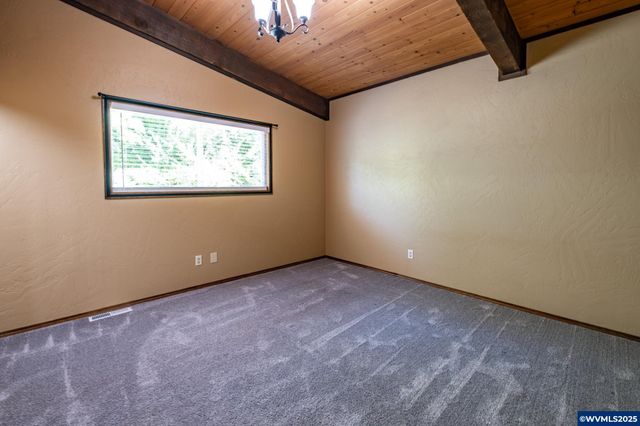 30393 Rancho Rd, Lebanon, OR 97355