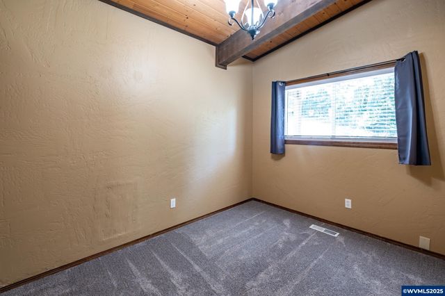 30393 Rancho Rd, Lebanon, OR 97355