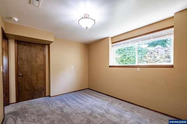 30393 Rancho Rd, Lebanon, OR 97355