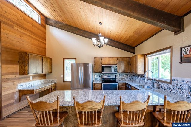 30393 Rancho Rd, Lebanon, OR 97355