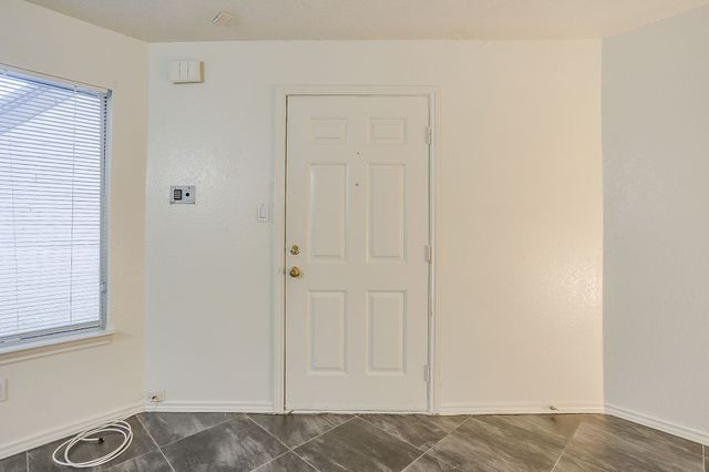2300 Bamboo Drive N207, Arlington, TX 76006