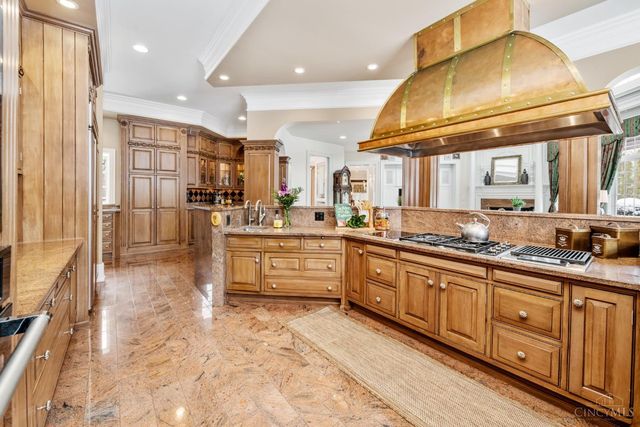 8500 Kugler Mill Road, Indian Hill, OH 45243