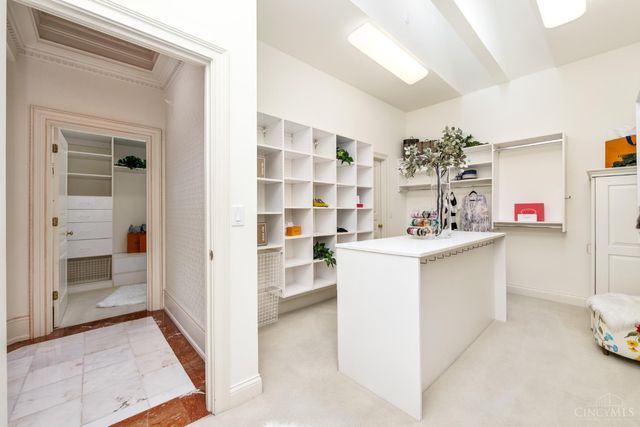 8500 Kugler Mill Road, Indian Hill, OH 45243