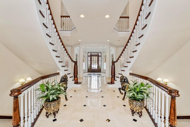 8500 Kugler Mill Road, Indian Hill, OH 45243