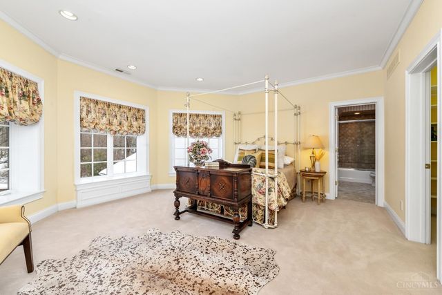 8500 Kugler Mill Road, Indian Hill, OH 45243