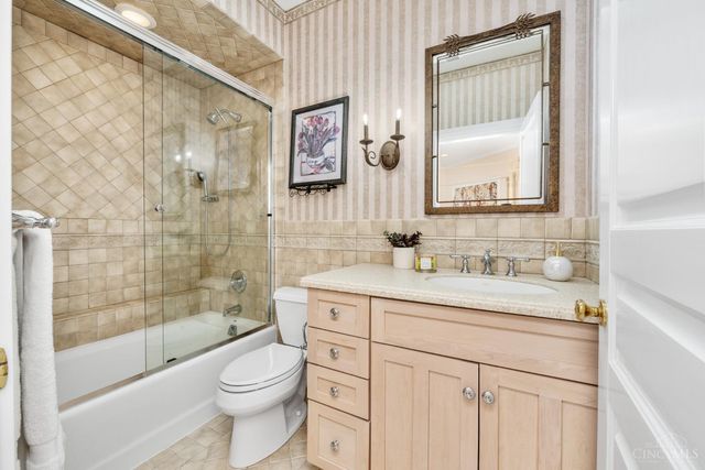 8500 Kugler Mill Road, Indian Hill, OH 45243