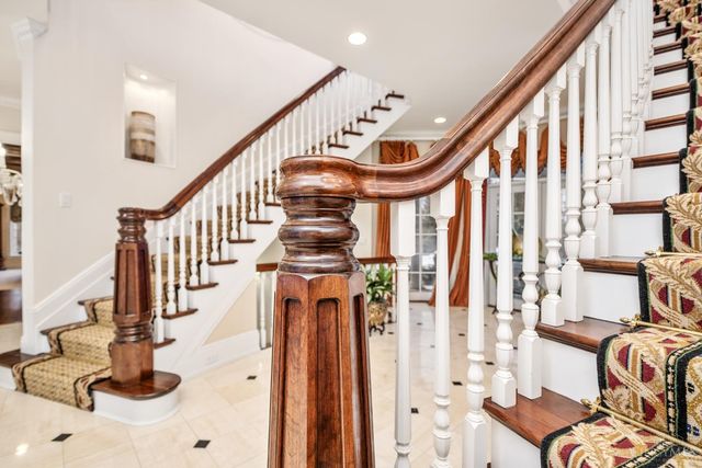 8500 Kugler Mill Road, Indian Hill, OH 45243