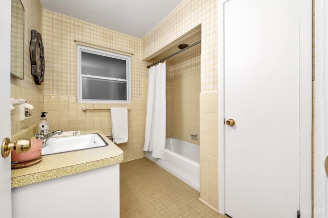 8500 Kugler Mill Road, Indian Hill, OH 45243