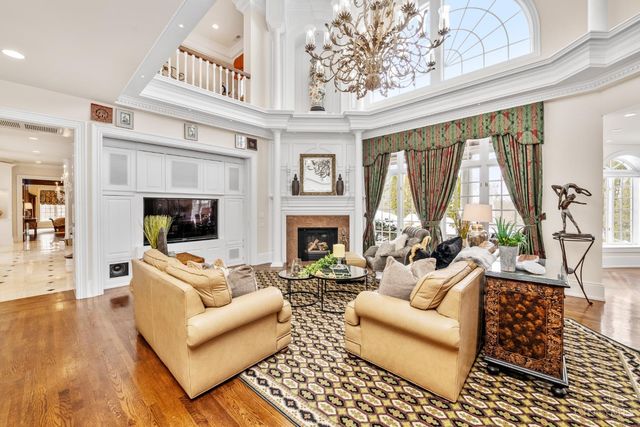 8500 Kugler Mill Road, Indian Hill, OH 45243