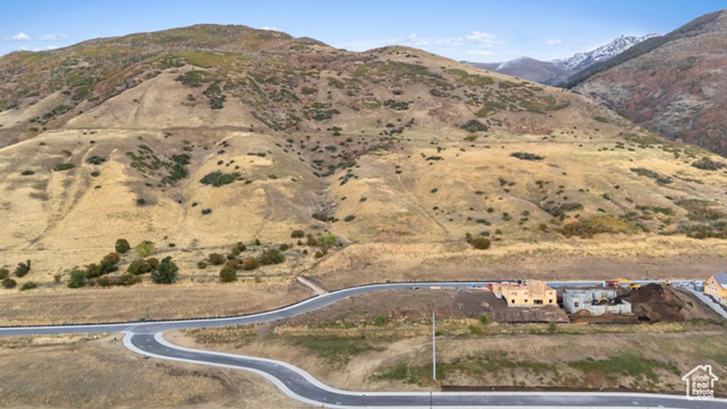 Image 13 of property listing at 75 S Grandison Ct # 69-R, Fruit Heights, UT 84037