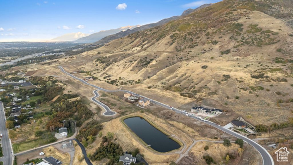 Image 15 of property listing at 75 S Grandison Ct # 69-R, Fruit Heights, UT 84037