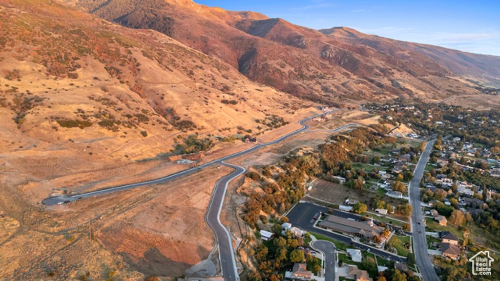 Image 16 of property listing at 75 S Grandison Ct # 69-R, Fruit Heights, UT 84037