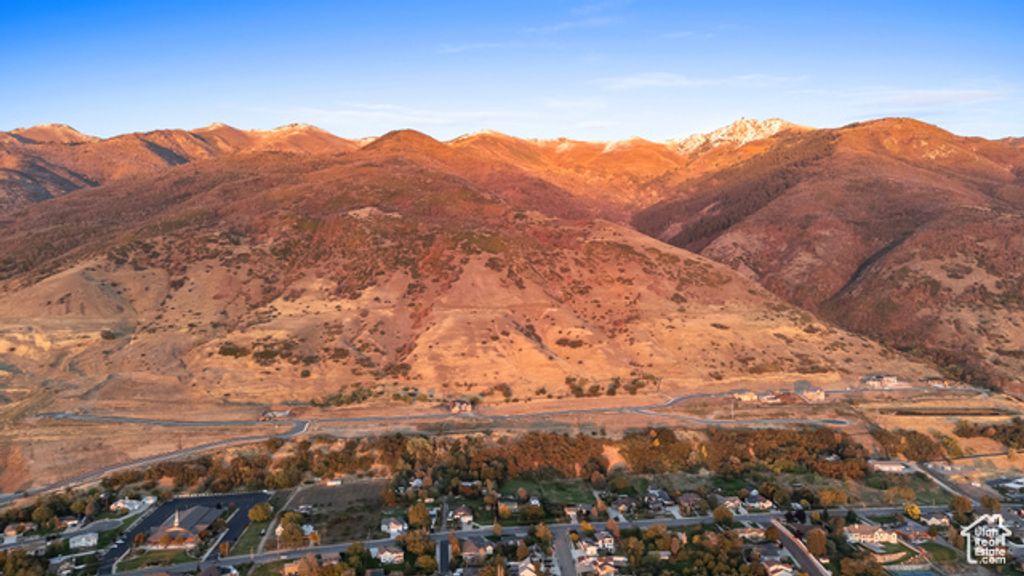 Image 17 of property listing at 75 S Grandison Ct # 69-R, Fruit Heights, UT 84037