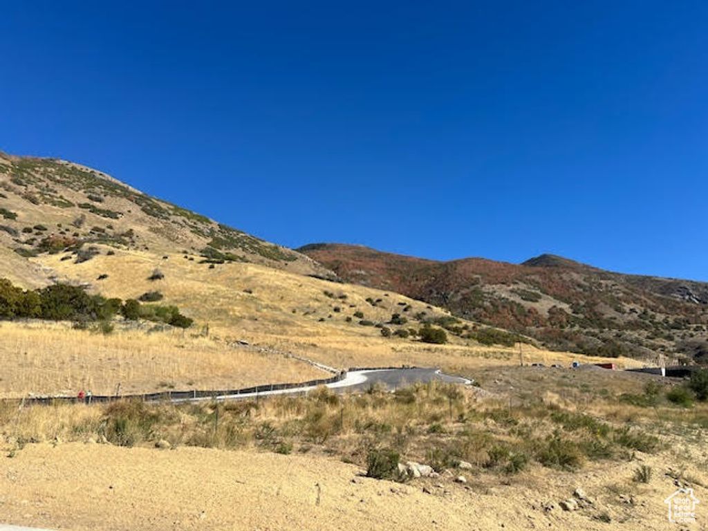 Image 7 of property listing at 75 S Grandison Ct # 69-R, Fruit Heights, UT 84037