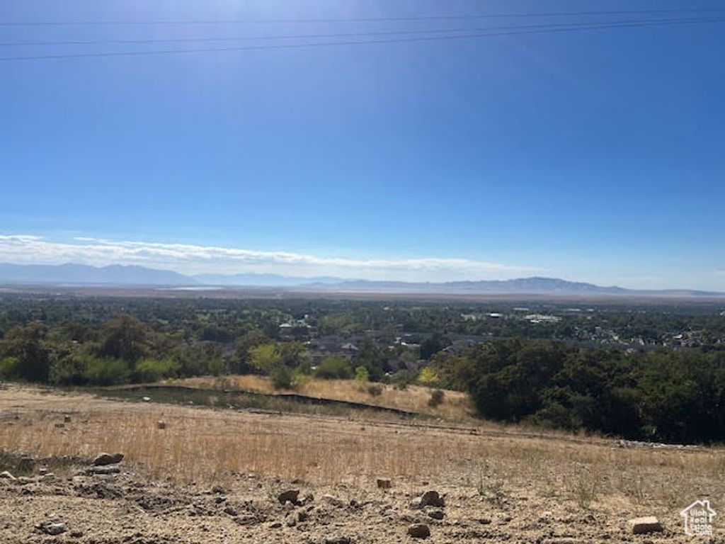 Image 10 of property listing at 75 S Grandison Ct # 69-R, Fruit Heights, UT 84037