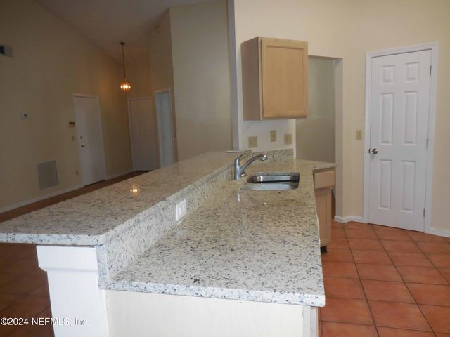 2942 ROCKFORD FALLS Drive N, Jacksonville, FL 32224