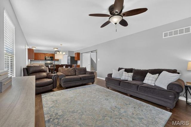627 Hunt Run Drive, Wentzville, MO 63385